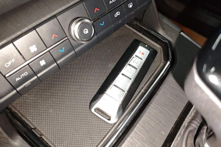 Used Wey VV5 2017 2.0T Ultra-Luxury Version Vehicle Key