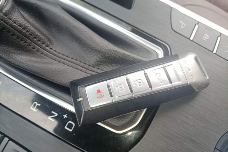 Used Wey VV5 2017 2.0T Flagship Edition Vehicle Key