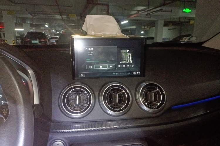 Used Wey VV5 2019 1.5T Two-Wheel Drive Smart Pioneer Audio And AC Panel