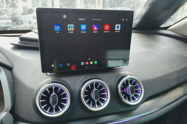 Used Wey VV5 2019 1.5T Two-Wheel Drive Smart Pioneer Audio And AC Panel