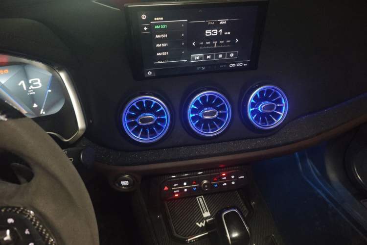 Used Wey VV5 2019 Upgraded Model 2.0T Two-Wheel Drive Flagship Version China V Standard Audio And AC Panel