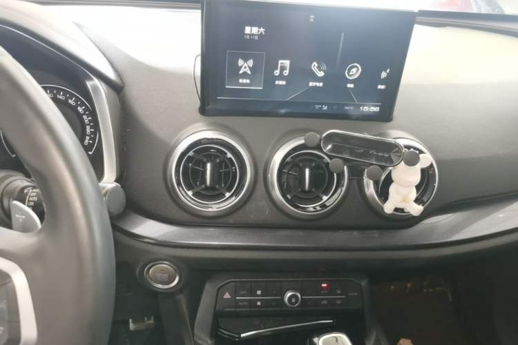 Used Wey VV5 2019 Upgraded Model 2.0T Two-Wheel Drive Ultra-Luxury Version China V Standard Audio And AC Panel