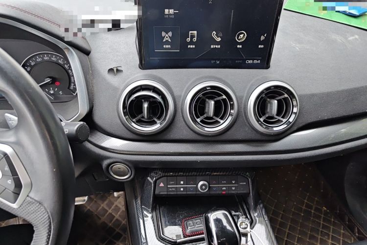 Used Wey VV5 2019 Upgraded Model 2.0T Two-Wheel Drive Ultra-Luxury Version China V Standard Audio And AC Panel