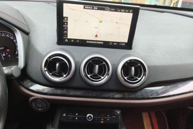 Used Wey VV5 2019 1.5T Two-Wheel Drive Color Pioneer Audio And AC Panel