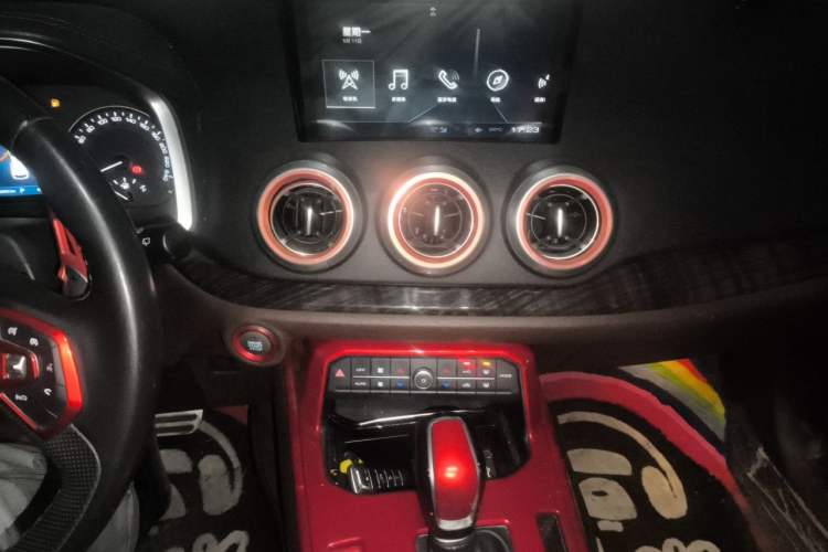 Used Wey VV5 2019 Upgraded Model 2.0T Two-Wheel Drive Ultra-Luxury Version China V Standard Audio And AC Panel