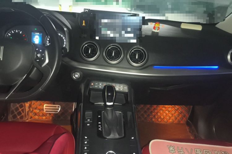 Used Wey VV5 2019 Upgraded Model 2.0T Two-Wheel Drive Ultra-Luxury Version China V Standard Audio And AC Panel