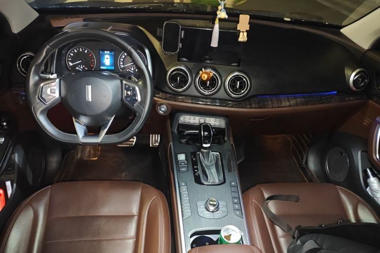 Used Wey VV5 2019 Upgraded Model 2.0T Two-Wheel Drive Ultra-Luxury Version China VI Standard Center Console