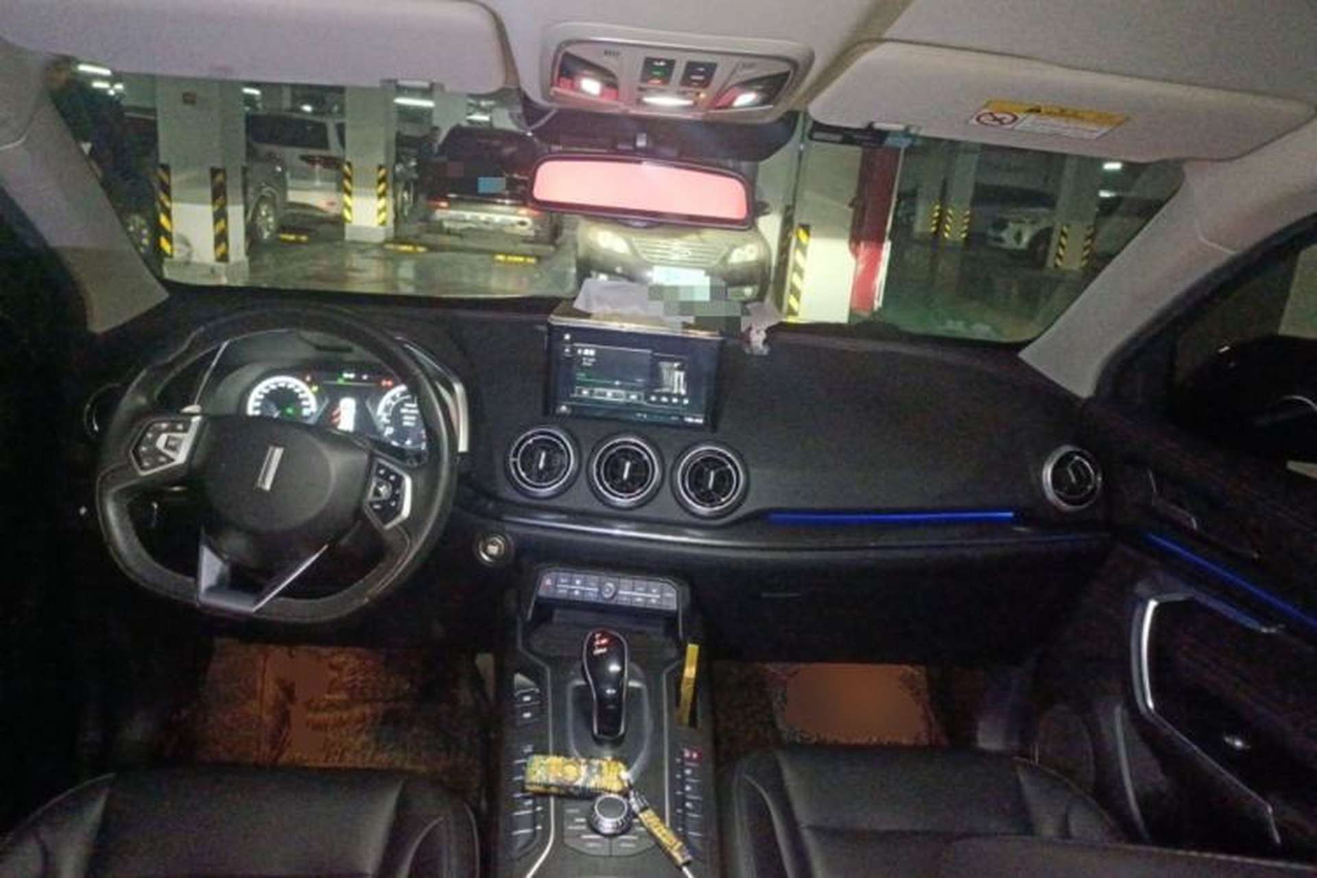 Used Wey VV5 2019 1.5T Two-Wheel Drive Smart Pioneer Center Console