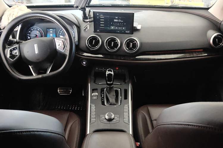 Used Wey VV5 2019 Upgraded Model 2.0T Two-Wheel Drive Ultra-Luxury Version China V Standard Center Console