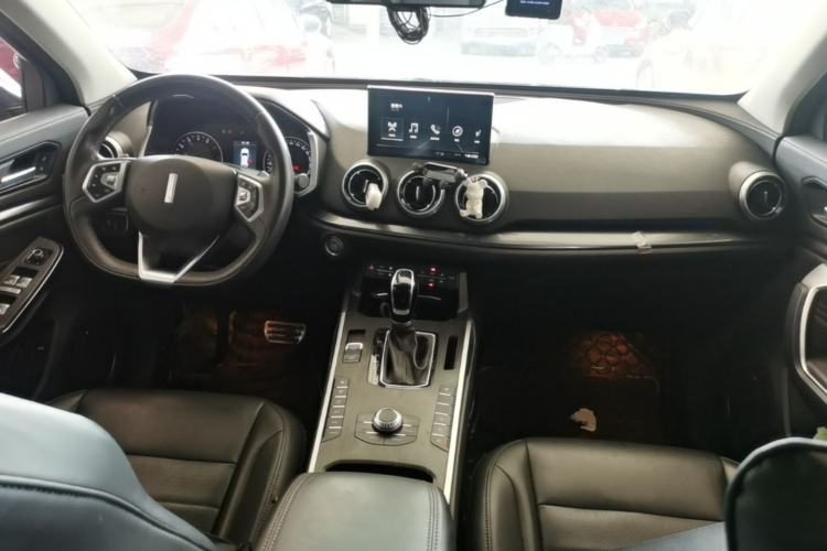 Used Wey VV5 2019 Upgraded Model 2.0T Two-Wheel Drive Ultra-Luxury Version China V Standard Center Console