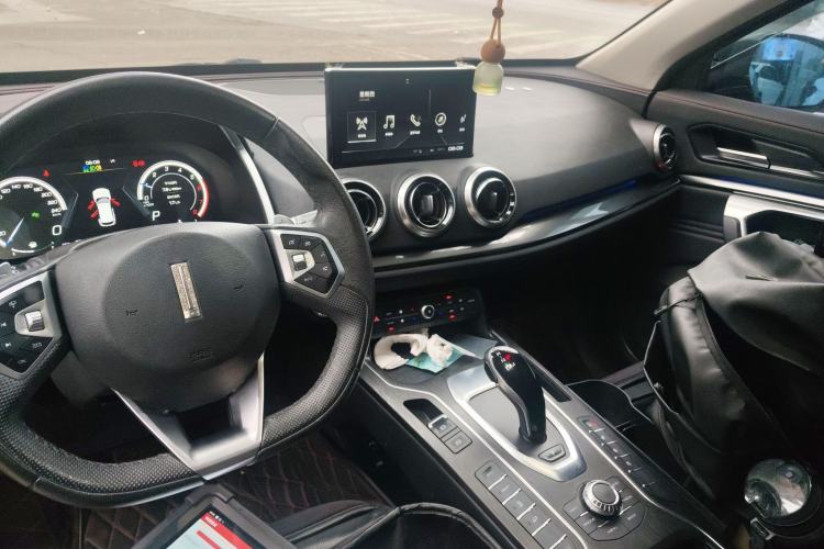 Used Wey VV5 2019 1.5T Two-Wheel Drive Smart Pioneer Center Console
