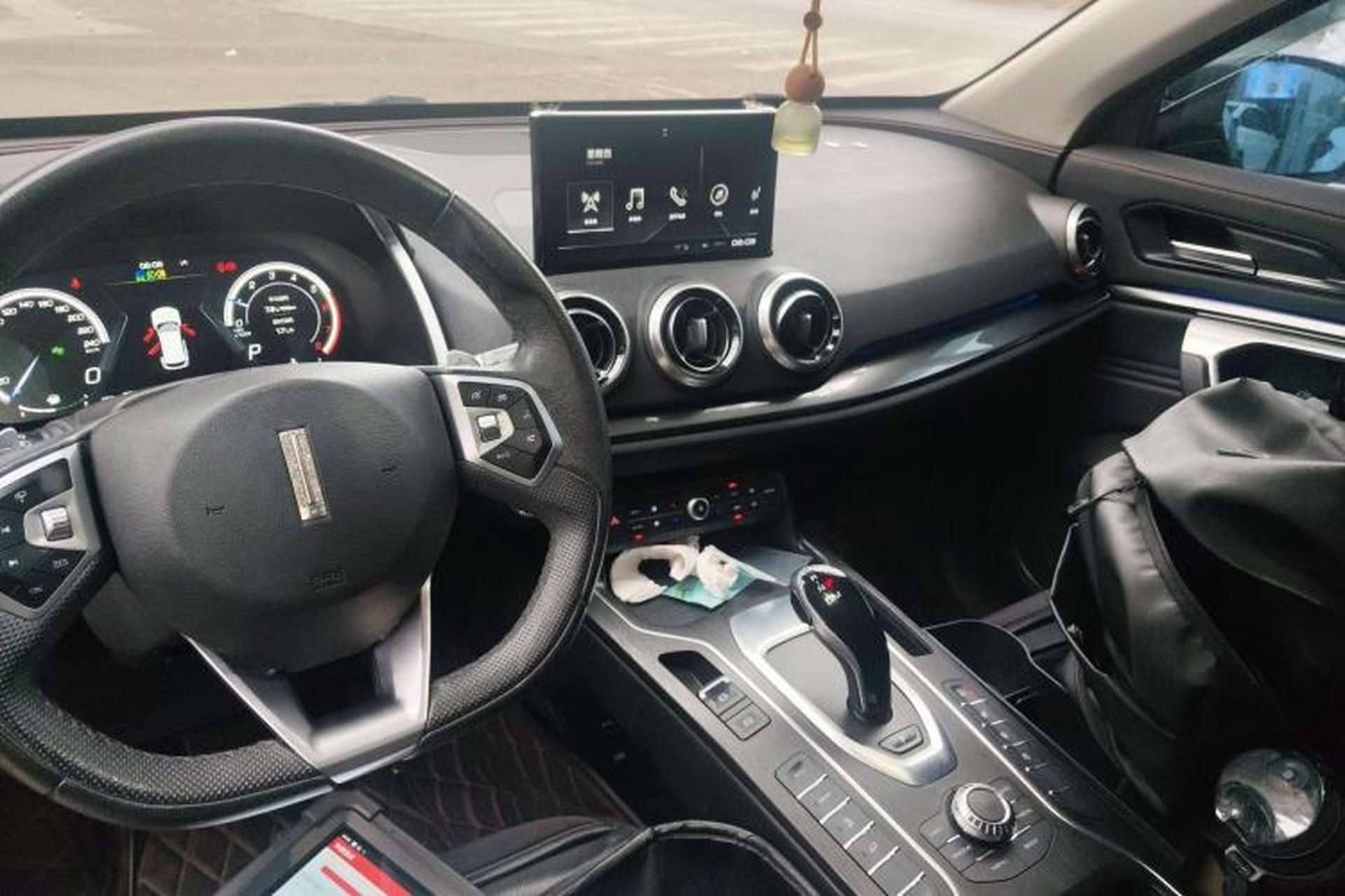 Used Wey VV5 2019 1.5T Two-Wheel Drive Smart Pioneer Center Console