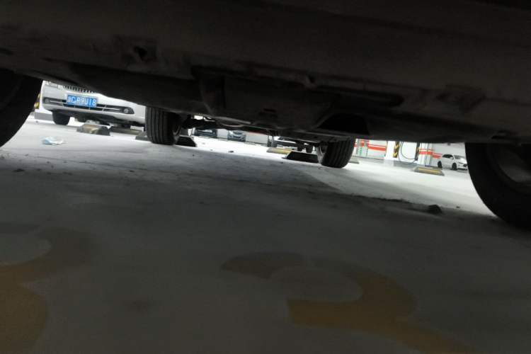 Used Wey VV5 2019 1.5T Two-Wheel Drive Color Pioneer Chassis Front