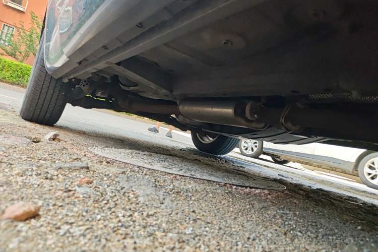 Used Wey VV5 2019 1.5T Two-Wheel Drive Color Pioneer Chassis Front Right