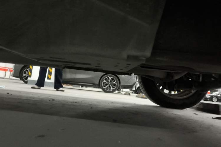 Used Wey VV5 2019 1.5T Two-Wheel Drive Color Pioneer Chassis Rear Left