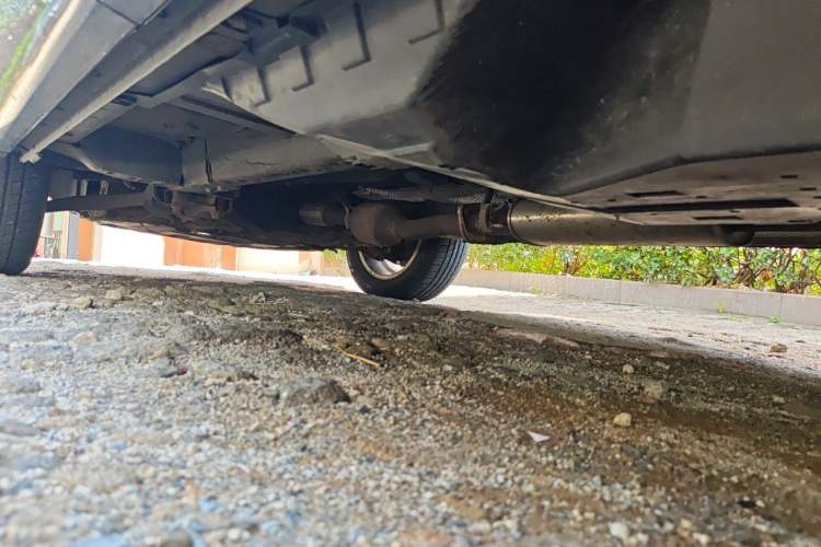Used Wey VV5 2019 1.5T Two-Wheel Drive Color Pioneer Chassis Rear Left