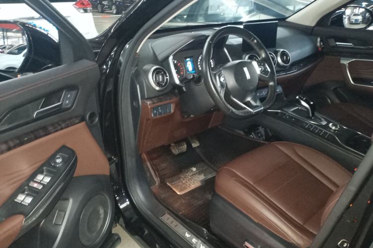 Used Wey VV5 2019 1.5T Two-Wheel Drive Color Pioneer Driver Seat