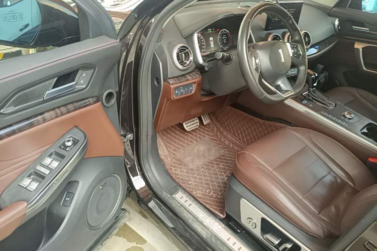 Used Wey VV5 2019 Upgraded Model 2.0T Two-Wheel Drive Flagship Version China V Standard Driver Seat