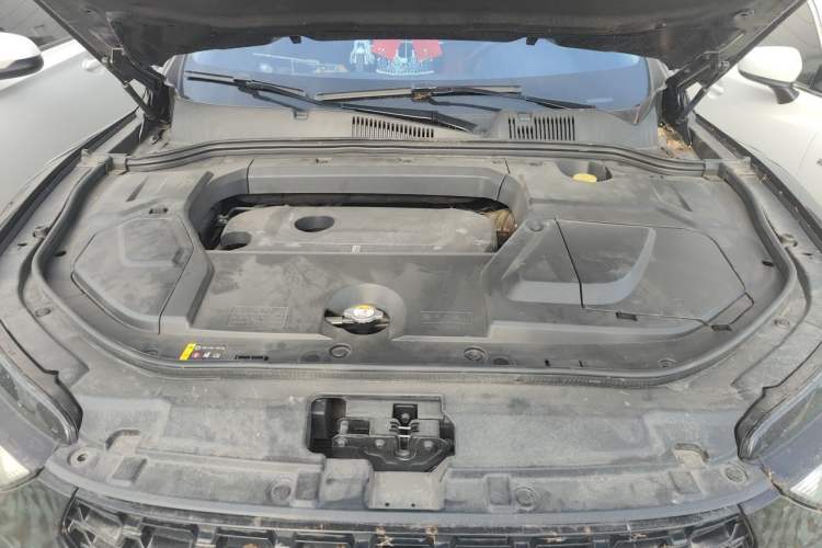 Used Wey VV5 2019 Upgraded Model 2.0T Two-Wheel Drive Flagship Version China V Standard Engine Bay