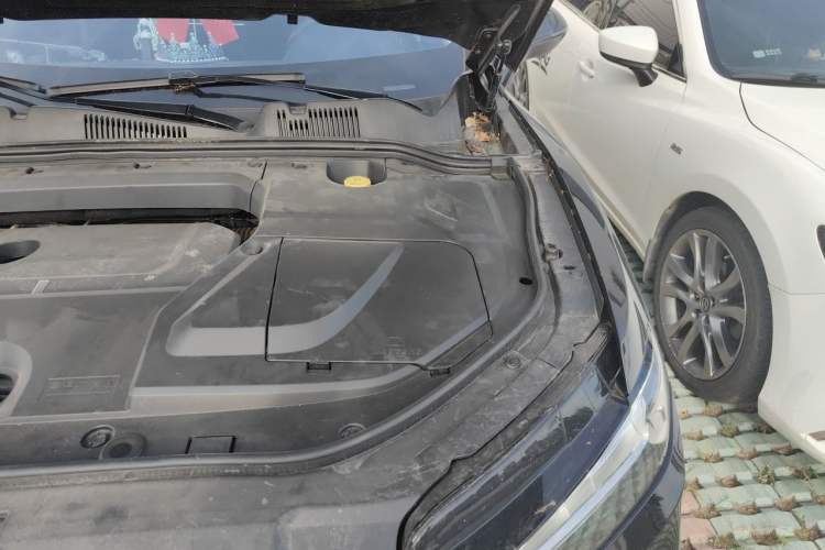 Used Wey VV5 2019 Upgraded Model 2.0T Two-Wheel Drive Flagship Version China V Standard Engine Bay Left