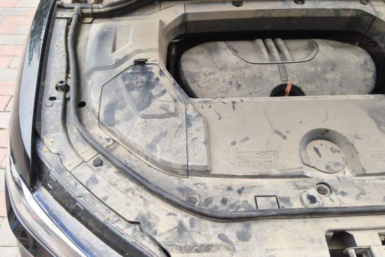 Used Wey VV5 2019 1.5T Two-Wheel Drive Color Pioneer Engine Bay Right
