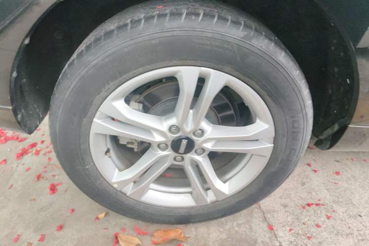 Used Wey VV5 2019 1.5T Two-Wheel Drive Smart Pioneer Exterior 5