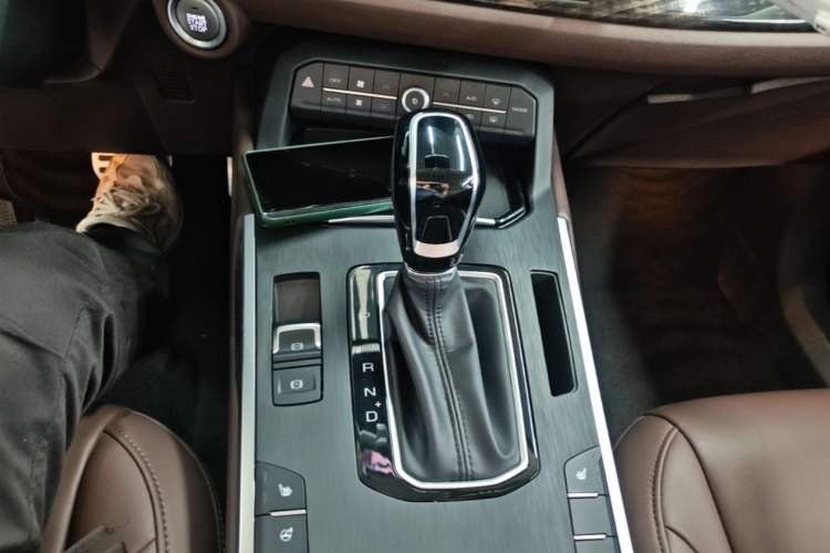 Used Wey VV5 2019 Upgraded Model 2.0T Two-Wheel Drive Ultra-Luxury Version China V Standard Gear Lever