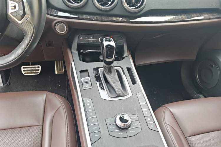 Used Wey VV5 2019 Upgraded Model 2.0T Two-Wheel Drive Ultra-Luxury Version China V Standard Gear Lever