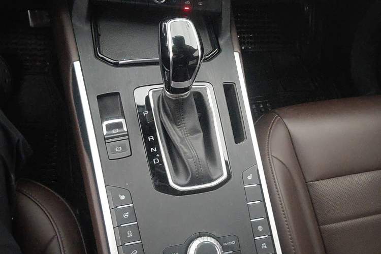 Used Wey VV5 2019 Upgraded Model 2.0T Two-Wheel Drive Ultra-Luxury Version China V Standard Gear Lever