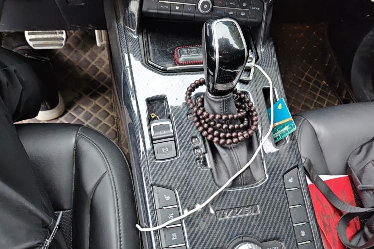Used Wey VV5 2019 Upgraded Model 2.0T Two-Wheel Drive Ultra-Luxury Version China V Standard Gear Lever