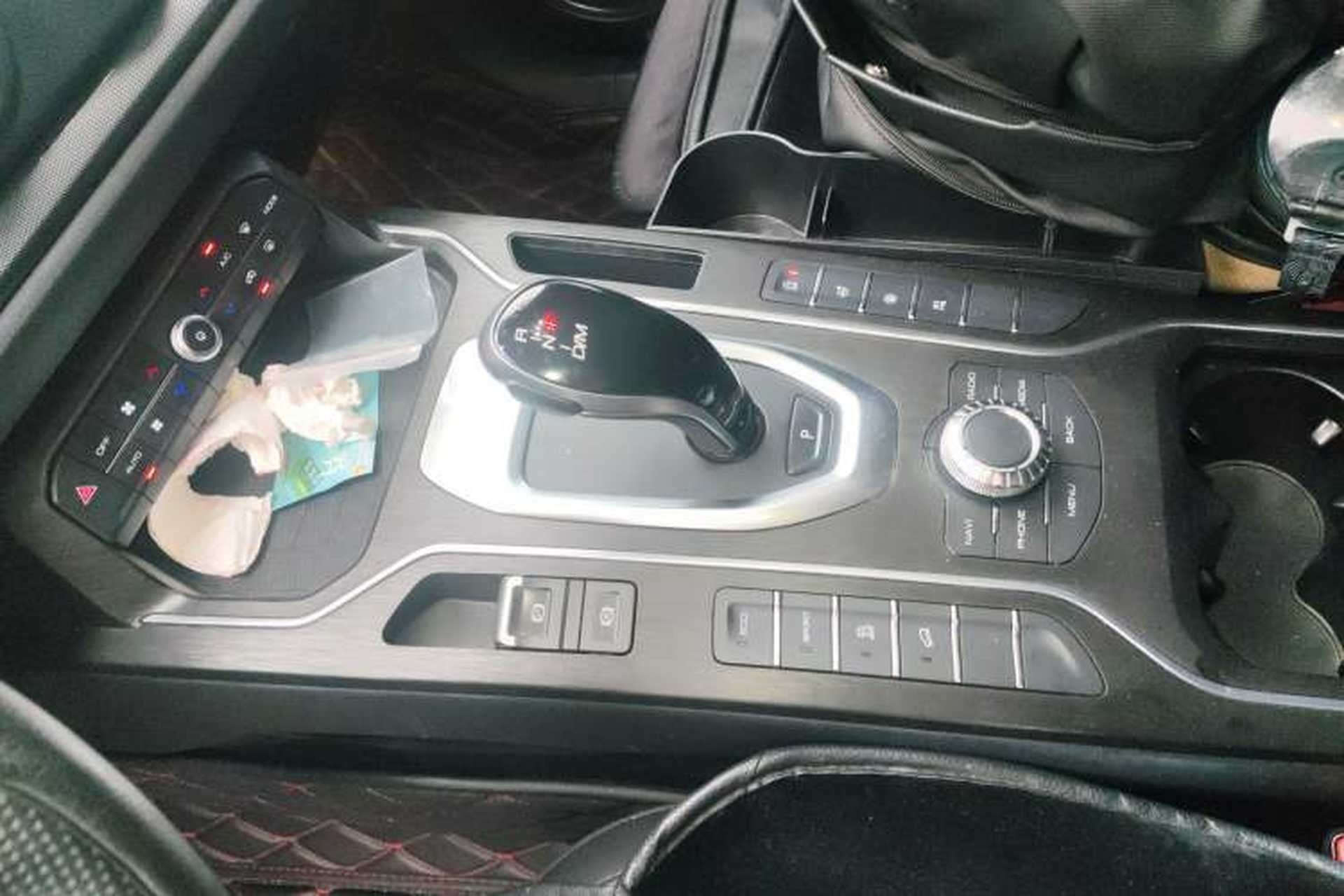 Used Wey VV5 2019 1.5T Two-Wheel Drive Smart Pioneer Gear Lever
