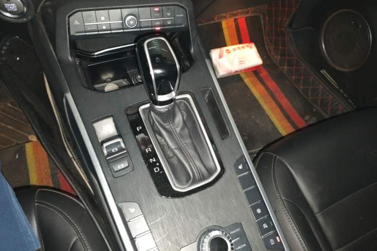 Used Wey VV5 2019 Upgraded Model 2.0T Two-Wheel Drive Ultra-Luxury Version China V Standard Gear Lever
