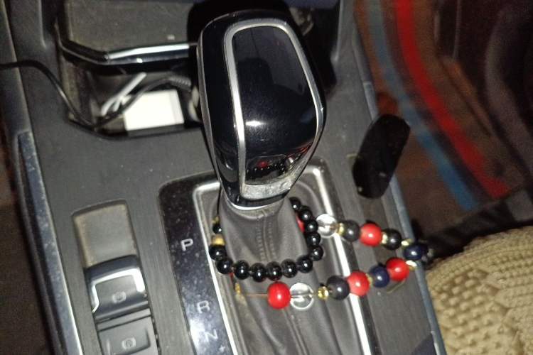 Used Wey VV5 2019 2.0T Two-Wheel-Drive Ultimate Edition Gear Lever