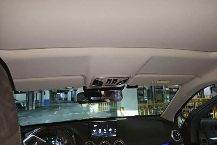 Used Wey VV5 2019 1.5T Two-Wheel Drive Color Pioneer Headliner
