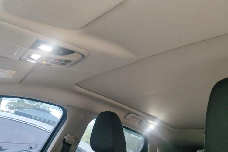 Used Wey VV5 2019 1.5T Two-Wheel Drive Smart Pioneer Headliner