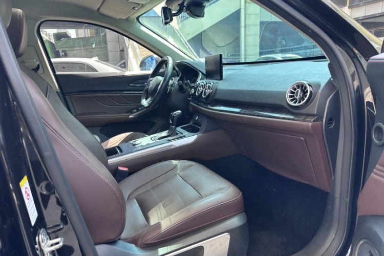 Used Wey VV5 2019 Upgraded Model 2.0T Two-Wheel Drive Flagship Version China V Standard Interior 2