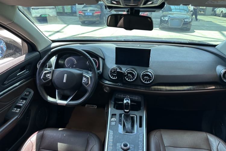 Used Wey VV5 2019 Upgraded Model 2.0T Two-Wheel Drive Flagship Version China V Standard Interior 3