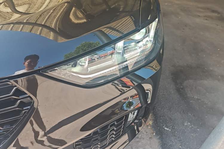 Used Wey VV5 2019 Upgraded Model 2.0T Two-Wheel Drive Ultra-Luxury Version China V Standard Left Front Headlight