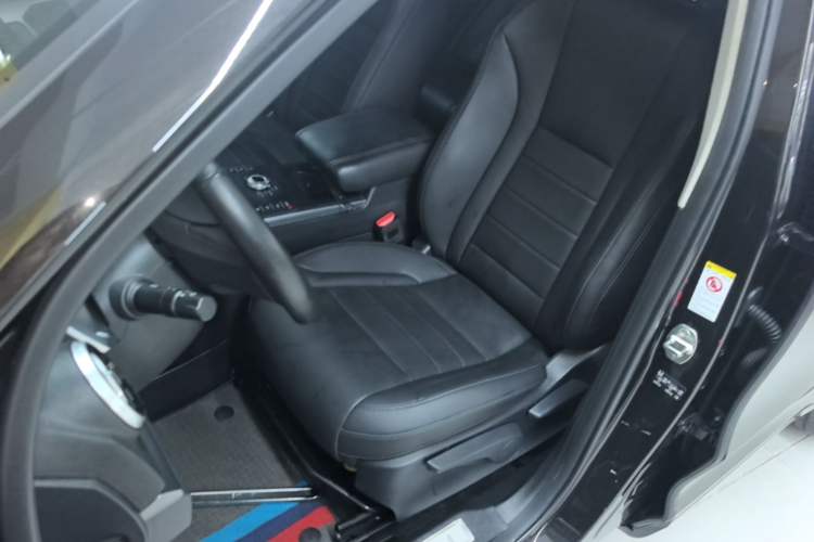 Used Wey VV5 2019 2.0T Two-Wheel-Drive Ultimate Edition Left Front Seat