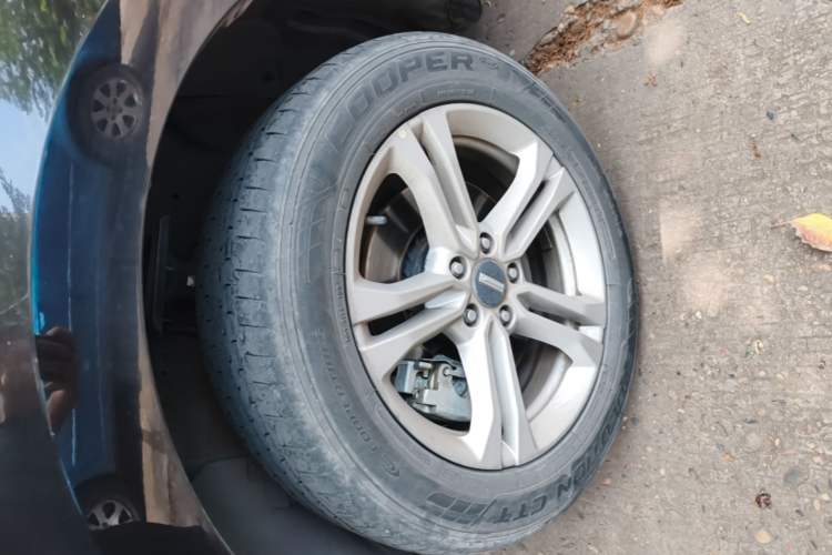 Used Wey VV5 2019 1.5T Two-Wheel Drive Color Pioneer Left Front Wheel Hub