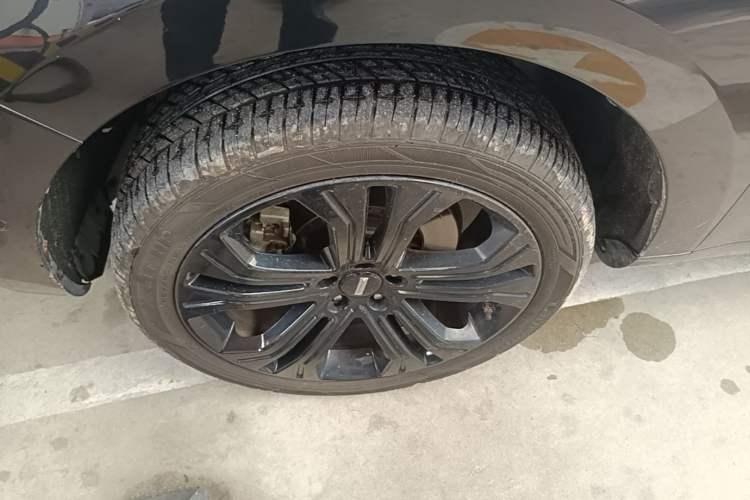 Used Wey VV5 2019 Upgraded Model 2.0T Two-Wheel Drive Flagship Version China V Standard Left Front Wheel Hub