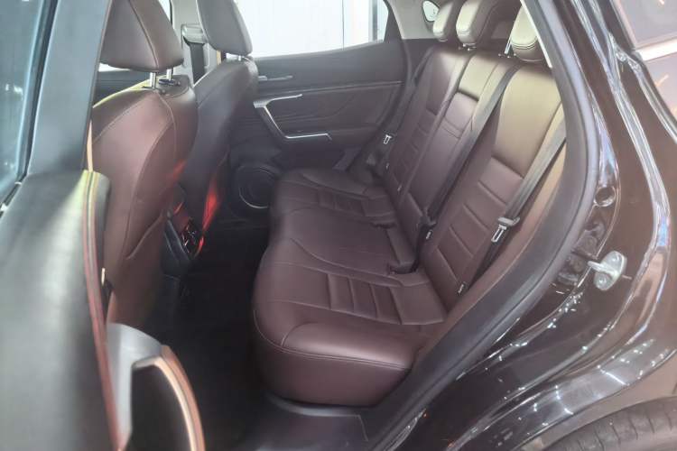 Used Wey VV5 2019 1.5T Two-Wheel Drive Color Pioneer Left Rear Seat