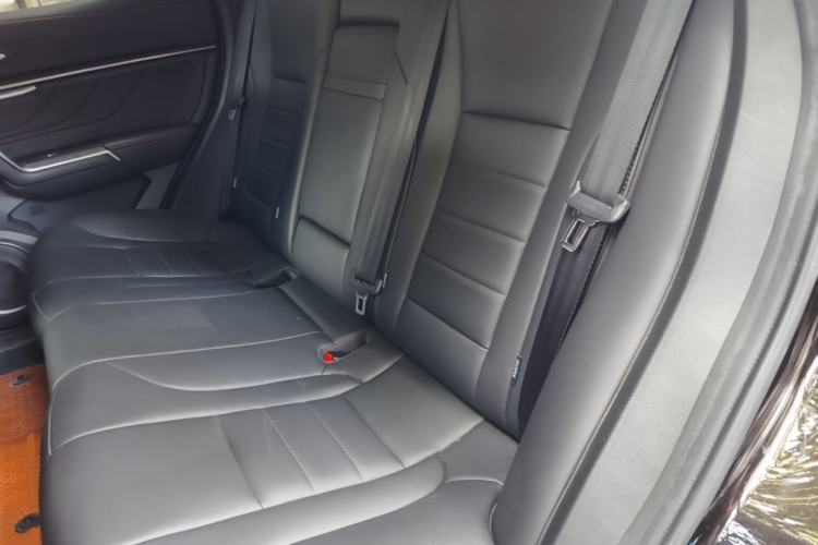 Used Wey VV5 2019 1.5T Two-Wheel Drive Color Pioneer Left Rear Seat