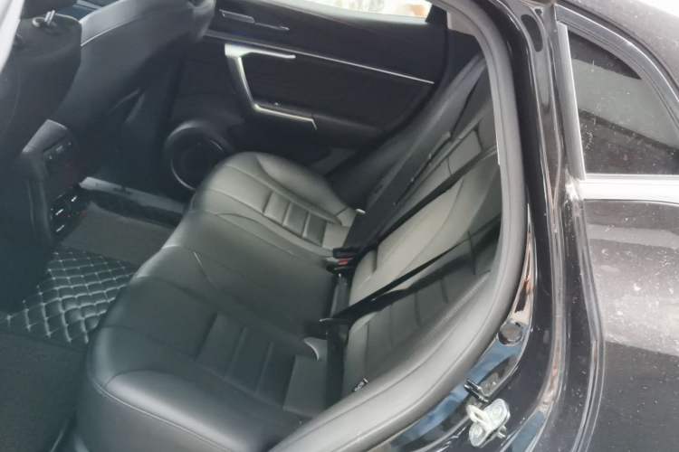 Used Wey VV5 2019 Upgraded Model 2.0T Two-Wheel Drive Ultra-Luxury Version China V Standard Left Rear Seat