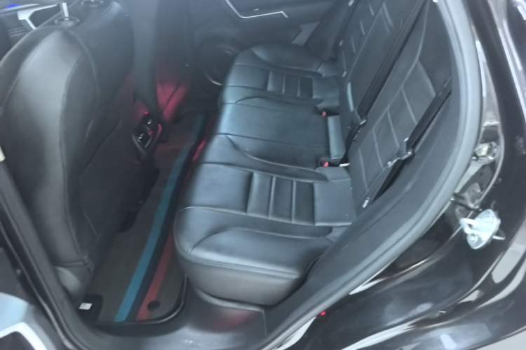 Used Wey VV5 2019 2.0T Two-Wheel-Drive Ultimate Edition Left Rear Seat