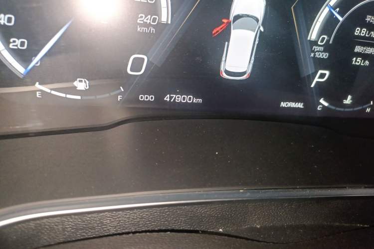 Used Wey VV5 2019 1.5T Two-Wheel Drive Smart Pioneer Odometer Close Up