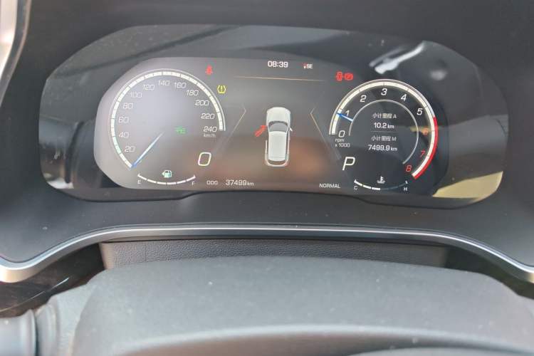Used Wey VV5 2019 1.5T Two-Wheel Drive Smart Pioneer Odometer Close Up