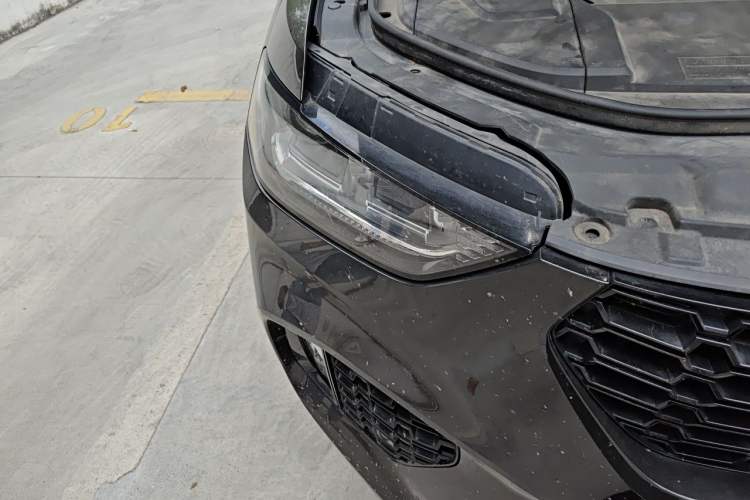 Used Wey VV5 2019 Upgraded Model 2.0T Two-Wheel Drive Ultra-Luxury Version China V Standard Right Front Headlight