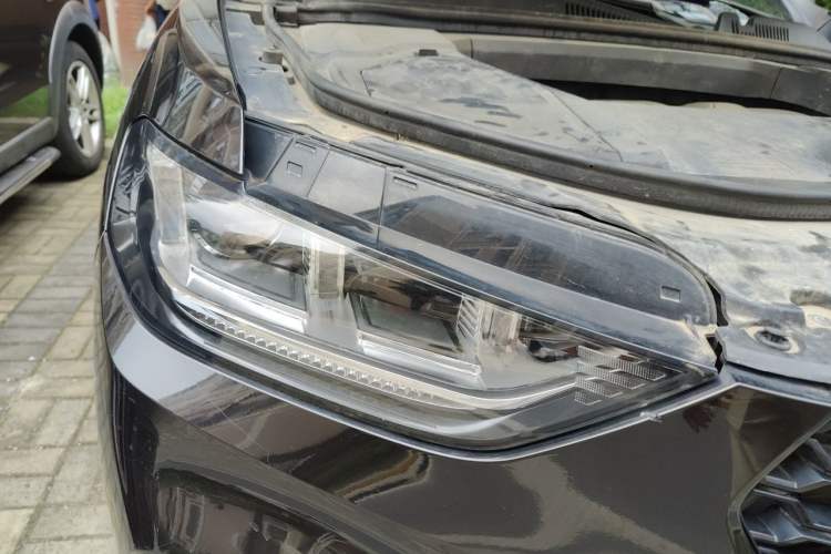 Used Wey VV5 2019 1.5T Two-Wheel Drive Color Pioneer Right Front Headlight