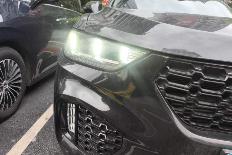 Used Wey VV5 2019 Upgraded Model 2.0T Two-Wheel Drive Flagship Version China VI Standard Right Front Headlight